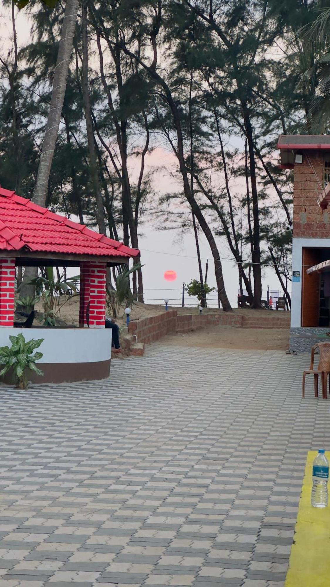 White Sand Beach Stay Resort Kumta ภายนอก รูปภาพ