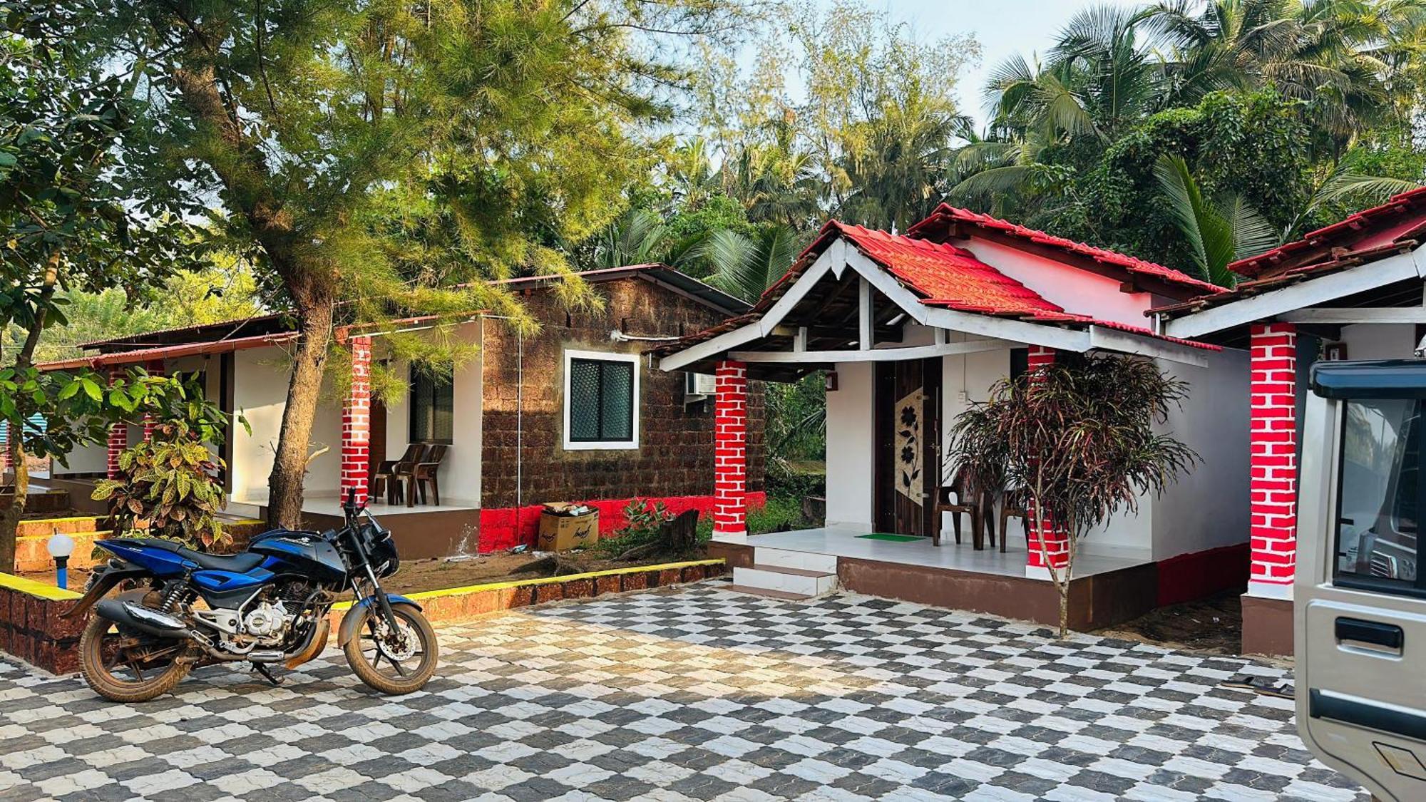 White Sand Beach Stay Resort Kumta ภายนอก รูปภาพ
